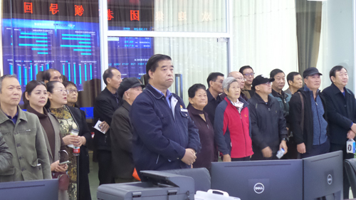 老干部們都說“集團(tuán)真暖心，做公交人真自豪！”