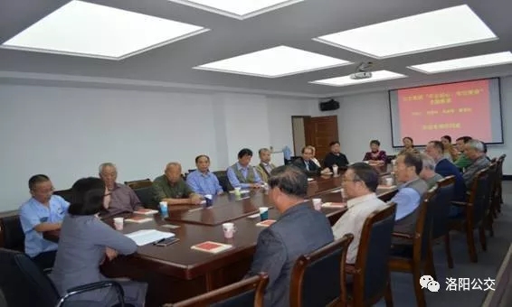 集團(tuán)黨委為離退休老干部上“不忘初心、牢記使命”主題教育專(zhuān)題黨課